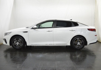 Подержанный автомобиль Kia Optima Sedan 2018 года (8 фото)