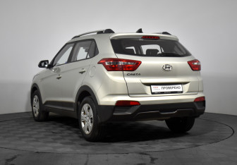 Подержанный автомобиль Hyundai Creta 2018 года (7 фото)