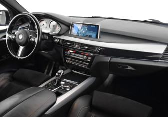 Подержанный автомобиль BMW X5 2018 года (10 фото)