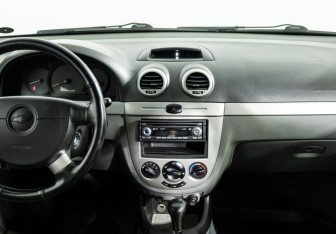 Подержанный автомобиль Chevrolet Lacetti Hatchback 2011 года (14 фото)