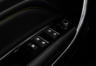 Подержанный автомобиль FAW Bestune T77 2023 года (25 фото)