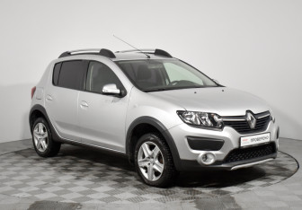 Подержанный автомобиль Renault Sandero 2016 года (3 фото)