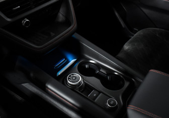 Подержанный автомобиль Ford Explorer 2024 года (12 фото)