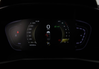 Подержанный автомобиль Geely Coolray 2023 года (13 фото)