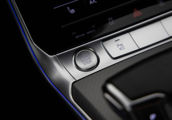 Подержанный автомобиль Audi A6 Sedan 2019 года (15 фото)