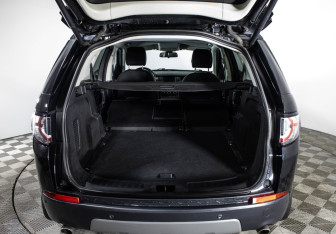 Подержанный автомобиль Land Rover Discovery Sport 2016 года (9 фото)