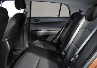 Подержанный автомобиль Hyundai Creta 2017 года (12 фото)