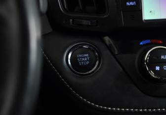 Подержанный автомобиль Toyota RAV4 2019 года (13 фото)