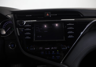 Подержанный автомобиль Toyota Camry Sedan 2019 года (14 фото)