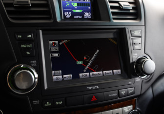 Подержанный автомобиль Toyota Highlander 2011 года (12 фото)