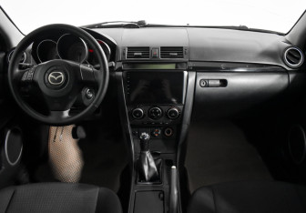 Подержанный автомобиль Mazda 3 Hatchback 2007 года (14 фото)