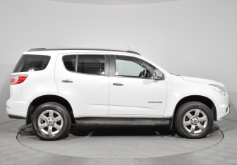 Подержанный автомобиль Chevrolet TrailBlazer 2013 года (4 фото)