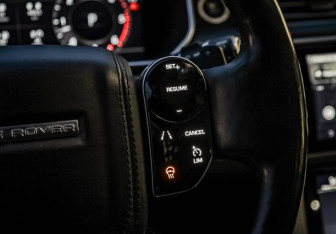 Подержанный автомобиль Land Rover Range Rover 2018 года (14 фото)
