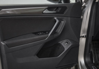 Подержанный автомобиль Volkswagen Tiguan 2019 года (19 фото)