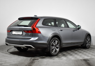 Подержанный автомобиль Volvo V90 Cross Country 2019 года (5 фото)