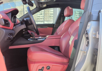 Подержанный автомобиль Maserati Levante 2018 года (21 фото)