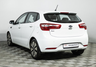 Подержанный автомобиль Kia Rio Hatchback 2014 года (7 фото)