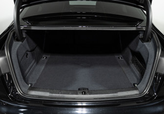 Подержанный автомобиль Audi A6 Sedan 2013 года (24 фото)