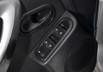 Подержанный автомобиль Renault Duster 2012 года (10 фото)