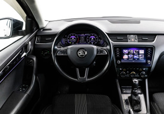Подержанный автомобиль Skoda Octavia Liftback 2019 года (11 фото)