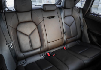 Подержанный автомобиль Porsche Macan 2014 года (34 фото)