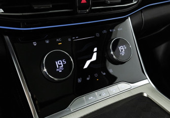 Подержанный автомобиль Exeed VX 2023 года (21 фото)