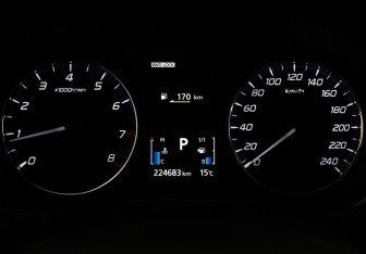 Подержанный автомобиль Mitsubishi Outlander 2015 года (23 фото)