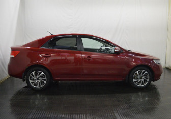 Подержанный автомобиль Kia Cerato Sedan 2010 года (4 фото)