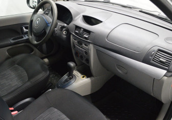 Подержанный автомобиль Renault Symbol 2008 года (12 фото)