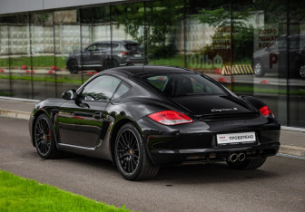 Подержанный автомобиль Porsche Cayman 2010 года (8 фото)