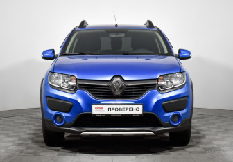 Подержанный автомобиль Renault Sandero 2018 года (2 фото)