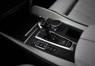 Подержанный автомобиль BMW X5 M 2017 года (10 фото)