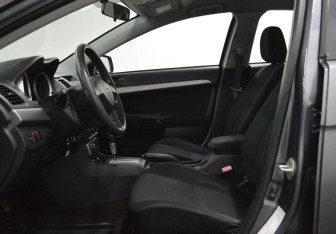 Подержанный автомобиль Mitsubishi Lancer Sedan 2008 года (14 фото)