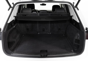 Подержанный автомобиль Volkswagen Touareg 2018 года (38 фото)