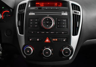 Подержанный автомобиль Kia Ceed Wagon 2010 года (16 фото)