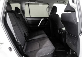 Подержанный автомобиль Toyota Land Cruiser Prado 2021 года (24 фото)