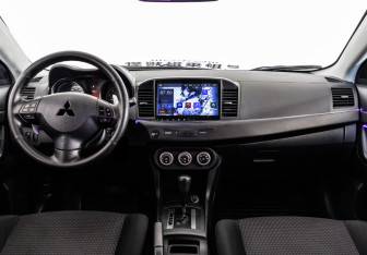 Подержанный автомобиль Mitsubishi Lancer Sedan 2008 года (10 фото)