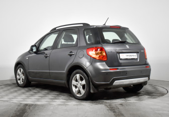 Подержанный автомобиль Suzuki SX4 Hatchback 2010 года (7 фото)
