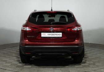 Подержанный автомобиль Nissan Qashqai 2014 года (6 фото)