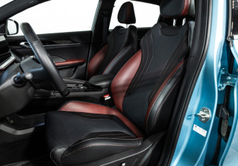 Подержанный автомобиль Geely Coolray 2023 года (24 фото)