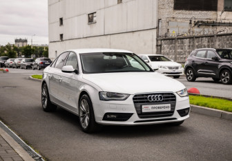 Подержанный автомобиль Audi A4 Sedan 2014 года (5 фото)