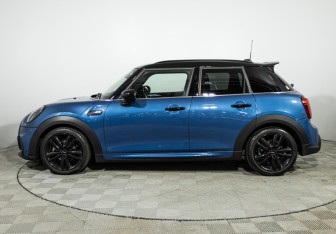 Подержанный автомобиль MINI Hatch 2021 года (8 фото)