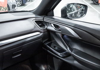 Подержанный автомобиль Mazda CX-9 2018 года (29 фото)