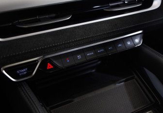 Подержанный автомобиль Geely Monjaro 2024 года (10 фото)