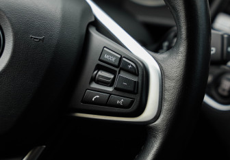 Подержанный автомобиль BMW X1 2016 года (17 фото)