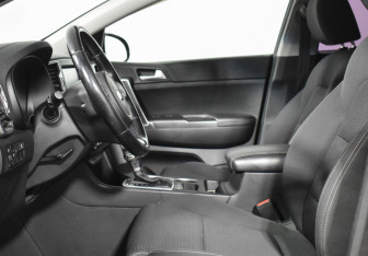 Подержанный автомобиль Kia Sportage 2016 года (10 фото)