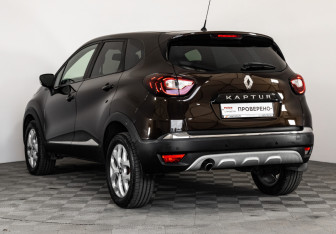 Подержанный автомобиль Renault Kaptur 2017 года (7 фото)