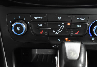 Подержанный автомобиль Ford Focus Sedan 2017 года (17 фото)