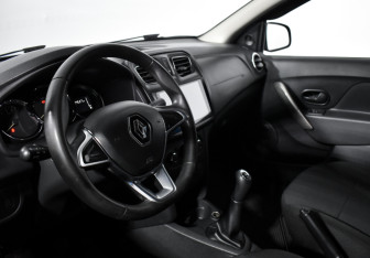 Подержанный автомобиль Renault Logan Sedan 2020 года (9 фото)