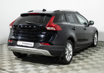 Подержанный автомобиль Volvo V40 Cross Country 2017 года (5 фото)